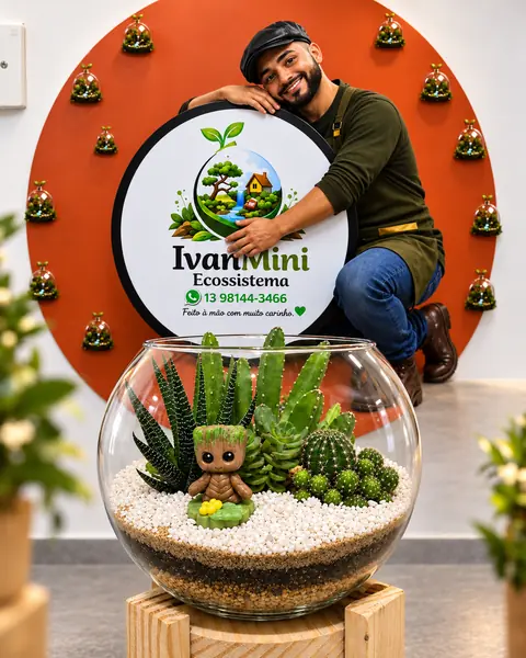 Terrário com Groot, suculentas e cactos